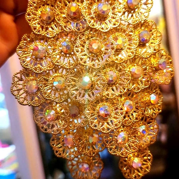 Earrings - Picture 1 of 2